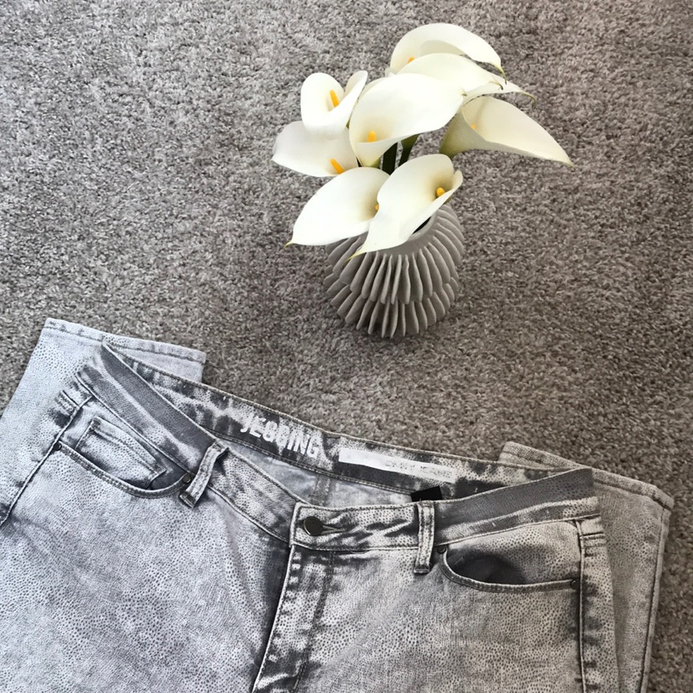 NEW Markdown! DKNY Jegging!